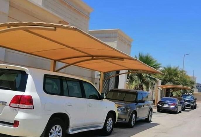 تركيب مظلة سيارات مقاومة للحرارة في مواقف الخرج