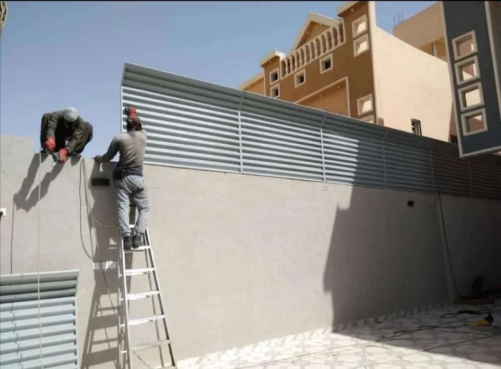 احصل على ساتر حوش مودرن بجودة عالية وخدمة تركيب مميزة بالرياض