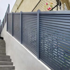 تركيب سواتر حديد فاخرة في الرياض