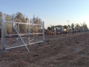 تسوير وحماية الأراضي بالرياض